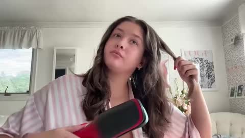 Cutieoggg420 online show from September 26, 2025, 6:23 pm