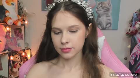 Rori  Instagram cutierori  online show from January 13, 2025, 7:11 am