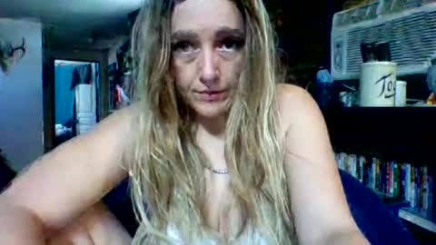 Snapshot of cutiiekaylss chatting on July 10, 2026, 5:04 pm cutiiekaylss online show from July 10, 2026, 5:04 pm