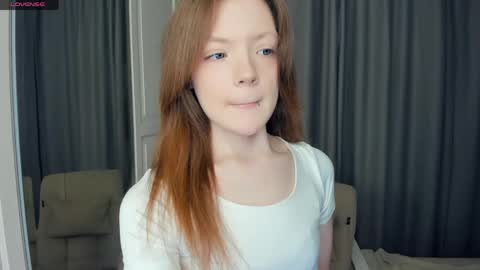 Snapshot of cuty_petite chatting on May 25, 2026, 5:35 am Anne online show from May 25, 2026, 5:35 am