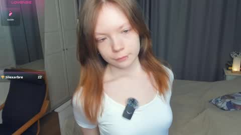 Snapshot of cuty_petite chatting on June 5, 2026, 5:47 am Anne online show from June 5, 2026, 5:47 am