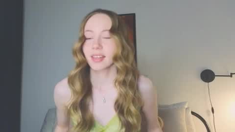 Snapshot of cuute_angell chatting on May 4, 2026, 5:09 pm Virginia See you on Sunday online show from May 4, 2026, 5:09 pm
