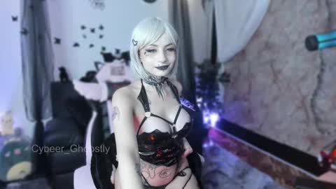 Naomii online show from October 9, 2025, 12:41 am