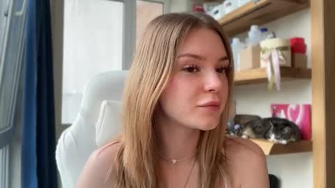 Snapshot of cyberl0ve_ chatting on May 29, 2026, 12:58 pm Im Emi streaming with my friend Reyna today online show from May 29, 2026, 12:58 pm