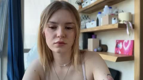 Snapshot of cyberl0ve_ chatting on June 5, 2026, 11:27 am Im Emi streaming with my friend Reyna today online show from June 5, 2026, 11:27 am