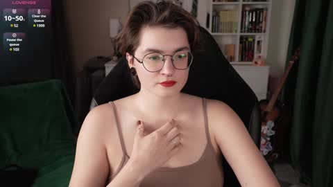 Helen Blossom online show from December 6, 2024, 7:23 pm