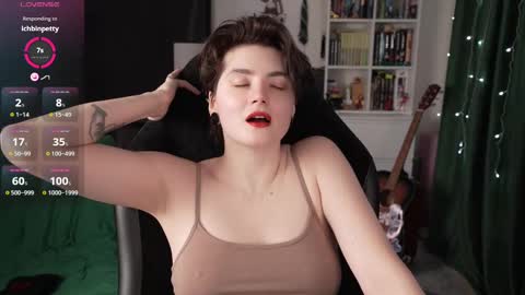 Helen Blossom online show from March 3, 2025, 8:21 pm