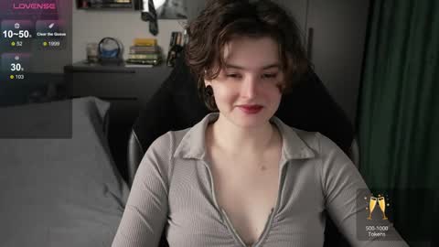 Snapshot of cybersamuraii chatting on April 23, 2026, 1:13 pm Helen Blossom online show from April 23, 2026, 1:13 pm