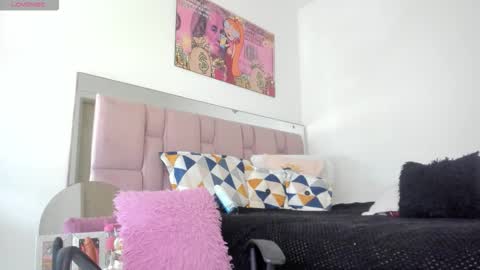 cynthiaa33 online show from March 3, 2026, 6:47 pm