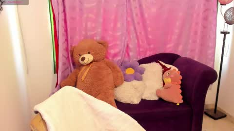 Cynthia online show from October 18, 2025, 2:07 pm