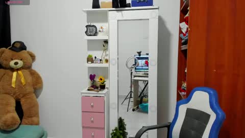 Snapshot of cynthiawatson_ chatting on April 13, 2026, 12:10 pm Cynthia online show from April 13, 2026, 12:10 pm