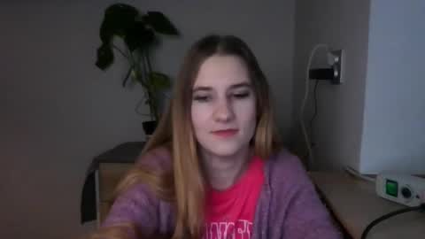 CyntiaNatural online show from December 3, 2024, 8:16 am