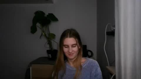 CyntiaNatural online show from December 19, 2024, 11:50 am