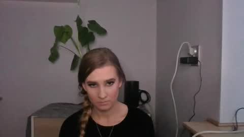 CyntiaNatural online show from January 7, 2025, 11:37 am