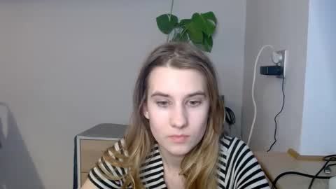 CyntiaNatural online show from March 9, 2025, 4:33 pm