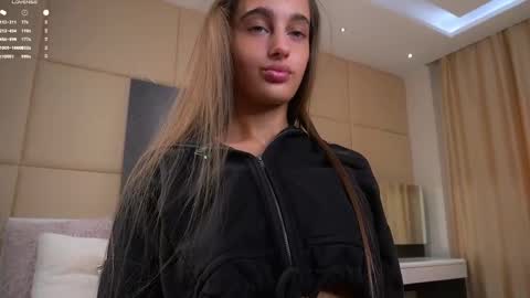 Isabella online show from April 11, 2026, 1:10 am