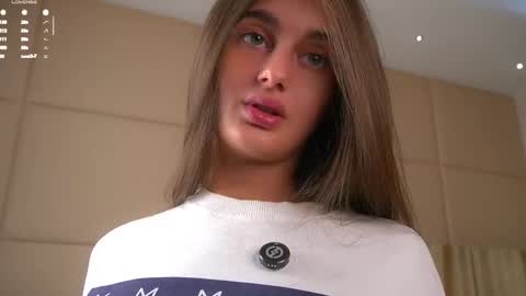 Isabella online show from April 21, 2026, 1:07 am