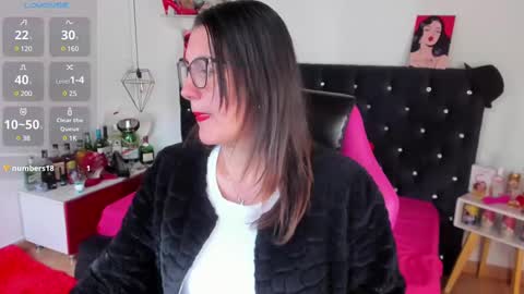 Mia  online show from February 28, 2025, 12:42 pm