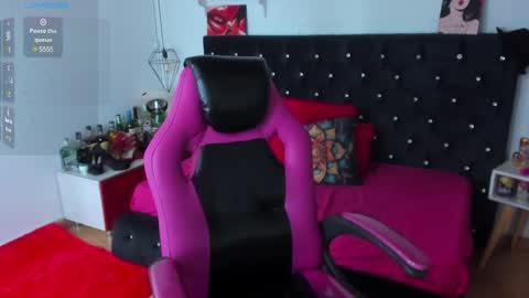 Mia  online show from March 1, 2025, 2:34 pm