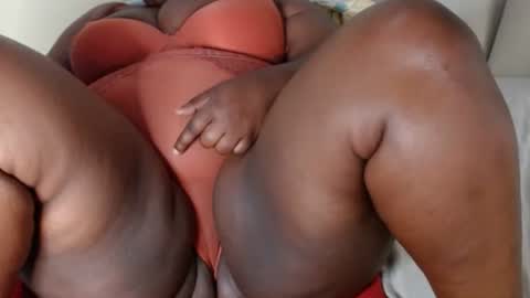 dackchoc21 online show from November 12, 2025, 7:24 pm