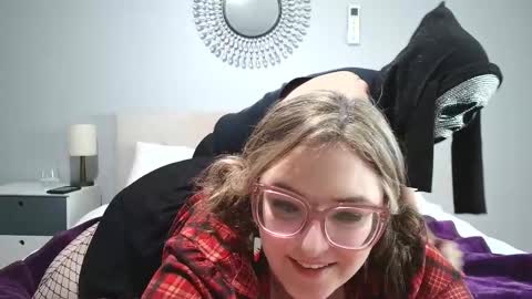 daddies_princesss online show from March 7, 2026, 7:00 pm