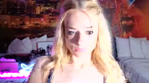 Sabrinna Bae online show from March 13, 2026, 9:27 am