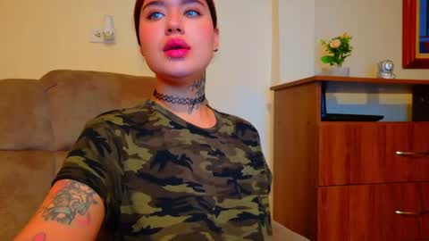Snapshot of daddys_little_secrett chatting on July 26, 2026, 2:42 am Valen online show from July 26, 2026, 2:42 am