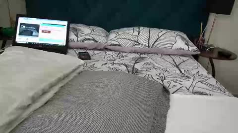 daddyslittleebony online show from April 21, 2026, 9:59 am