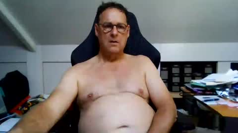 Snapshot of daddyspoenk chatting on July 27, 2026, 2:35 pm Dannyspoenk online show from July 27, 2026, 2:35 pm