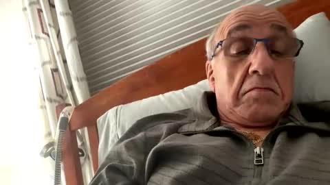 daddyweis online show from April 22, 2026, 3:53 am