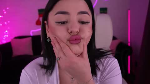 Snapshot of daenerys_daen chatting on December 22, 2025, 8:00 am daenerys_daen online show from December 22, 2025, 8:00 am