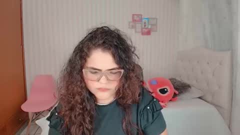 daeneryslove_doll online show from September 14, 2025, 11:59 pm