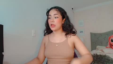 daeneryslove_doll online show from November 7, 2025, 2:33 am