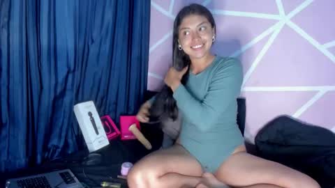 dafna lorens  online show from January 6, 2026, 1:53 am