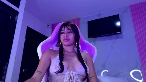 Dafne  online show from November 28, 2025, 4:26 am