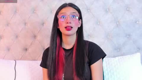 Snapshot of dafne_bss chatting on June 3, 2026, 7:11 am dafne_bss online show from June 3, 2026, 7:11 am