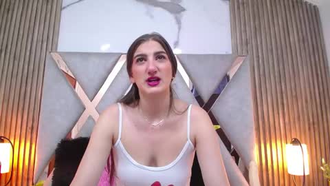 Dafne Castro online show from April 21, 2026, 7:39 pm