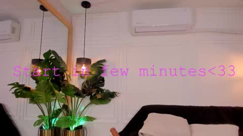 dafne_hillss online show from January 14, 2026, 12:44 pm