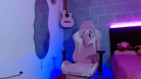 dafne_hot77 online show from April 21, 2026, 6:44 pm