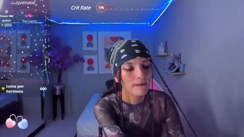 dafne huges online show from December 13, 2024, 8:04 pm