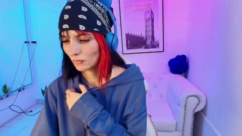 dafne huges online show from January 14, 2025, 3:47 pm