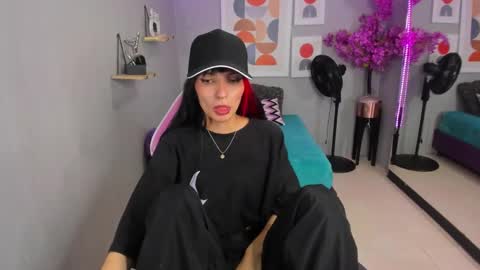 dafne huges online show from January 31, 2025, 8:12 pm