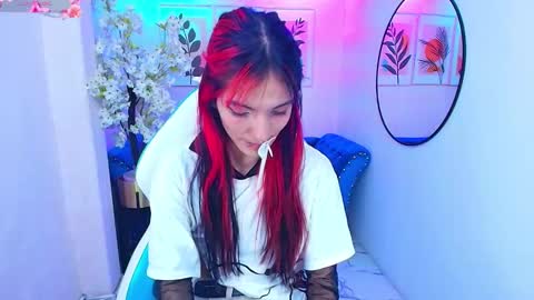 dafne huges online show from December 3, 2025, 7:34 pm