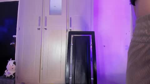 dafnezahira20 online show from June 2, 2026, 2:46 am