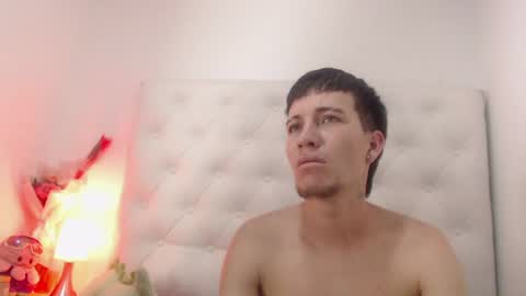 dafnne_and_thomas online show from June 17, 2026, 3:09 am