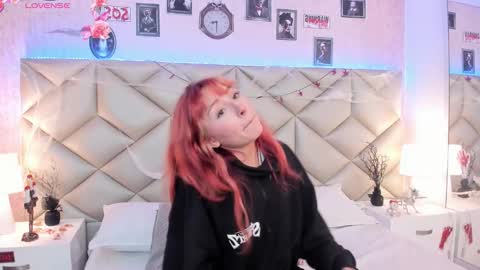 Dafnne online show from October 21, 2025, 4:35 am