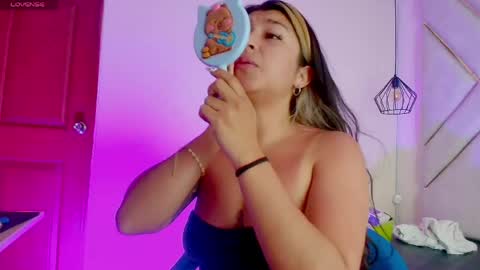 Dahiana  online show from April 21, 2026, 12:33 pm