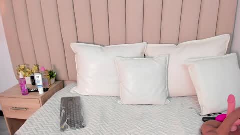  Dahiana   online show from January 20, 2025, 3:07 pm