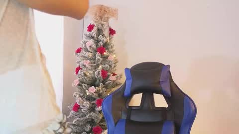 Dahiana online show from December 14, 2025, 6:34 pm