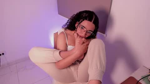 Snapshot of dahliabrowniee chatting on March 12, 2025, 3:57 am Dahli online show from March 12, 2025, 3:57 am